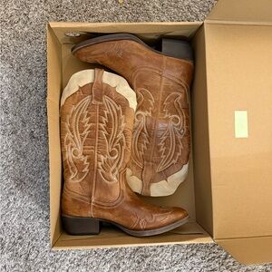 Brown cowgirl boots, NWT